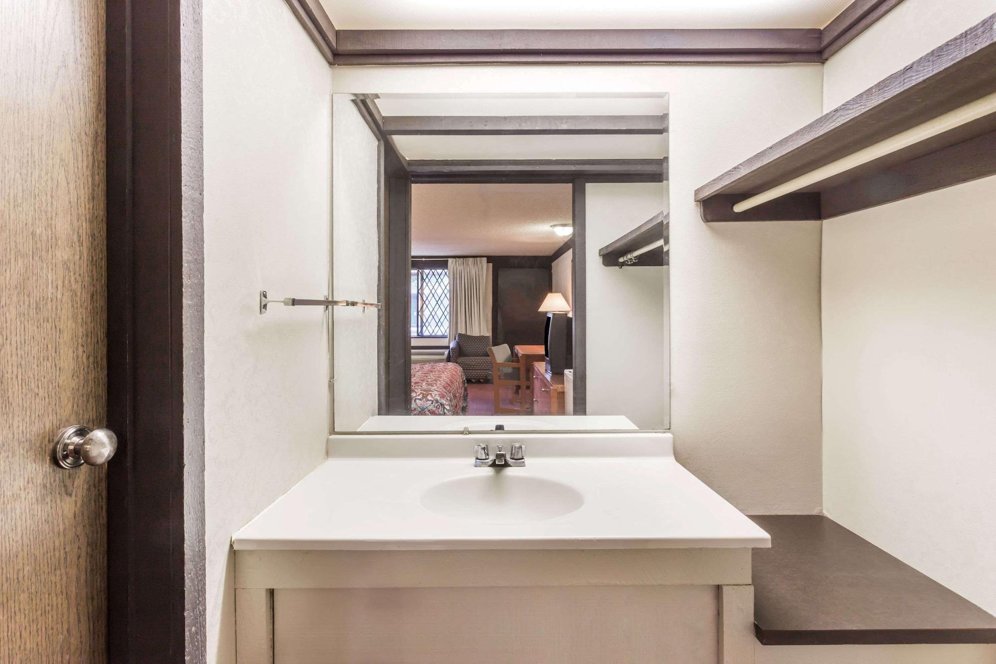 Knights Inn Racine Ngoại thất bức ảnh